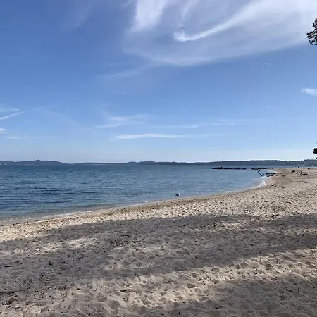 Studio : Plage A 50m, Terrasse, Clim, Wifi, Parking, 35m², 3-4 Pers - Fr-1-335-198 * Hyères