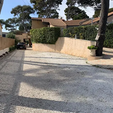Studio : Plage A 50m, Terrasse, Clim, Wifi, Parking, 35m², 3-4 Pers - Fr-1-335-198 * Hyères